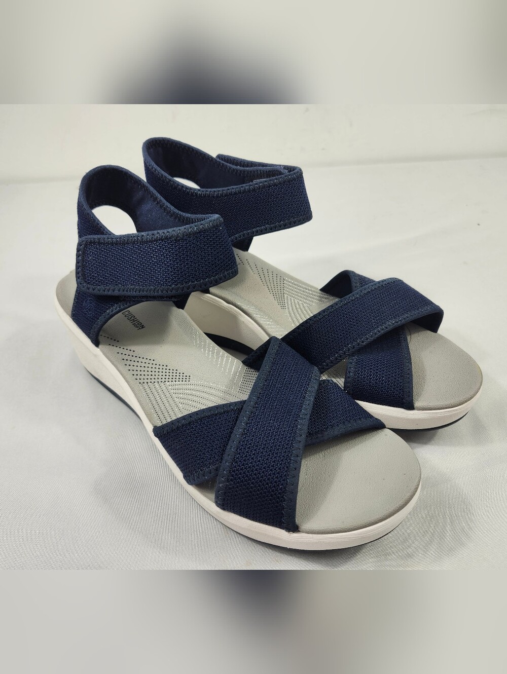 Clarks Cloudsteppers Navy Cross-Strap Women’s 9.5 M Sandals Blue Gray NEW